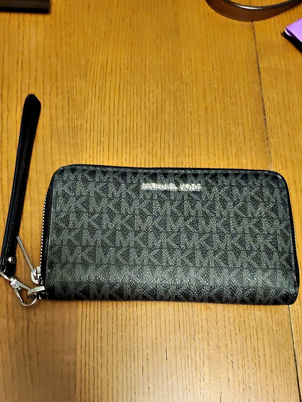 Michael Kors Jet Set Travel Large Flat Multifunction Wristlet NWOT